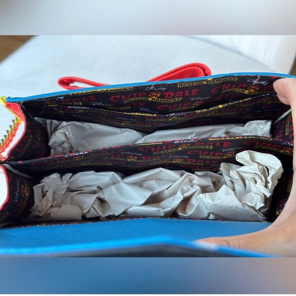 NWT Loungefly Exclusive Chip ‘N Dale Rescue Rangers Logo Crossbody Bag - Picture 9 of 10